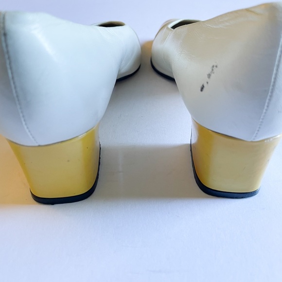 Vintage Etienne Aigner Two Tone Pumps Heels Cream Yellow Size 8.5 Narrow - Picture 12 of 14
